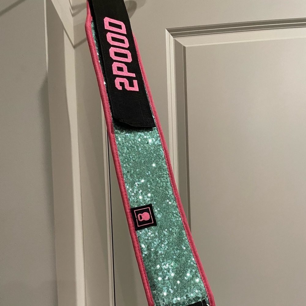 2POOD weight lifting belt. New with tags